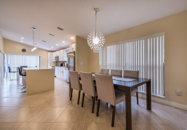 Building Photo - 10790 White Aspen Ln