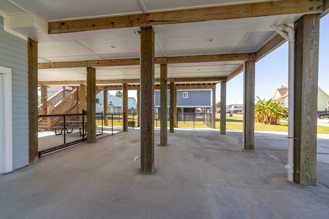 Building Photo - 16511 John Davis Rd