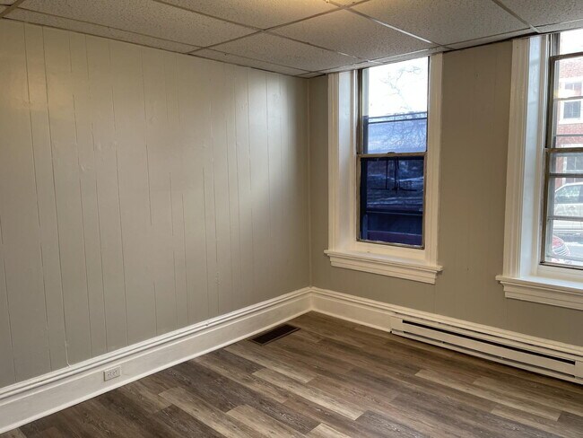 Building Photo - Looking for a cozy and charming apartment ...