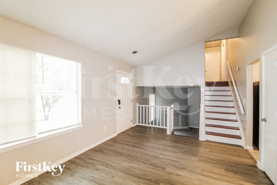 Building Photo - 4631 Garden Hills Dr