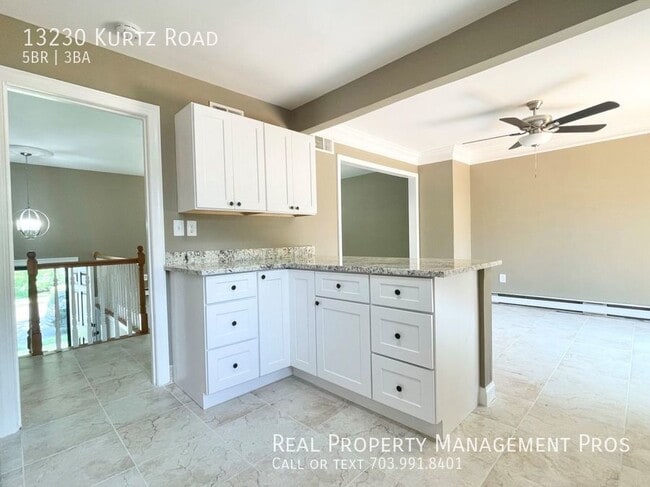 Building Photo - FIVE BEDROOM THREE FULL BATH!  UPDATES GAL...