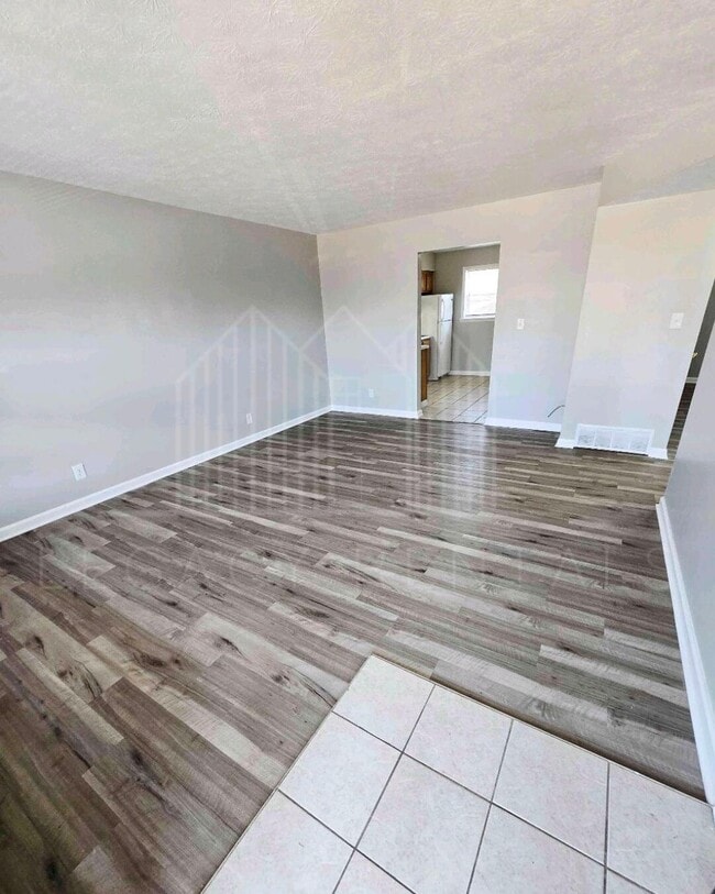 Building Photo - 107 Robbins Dr