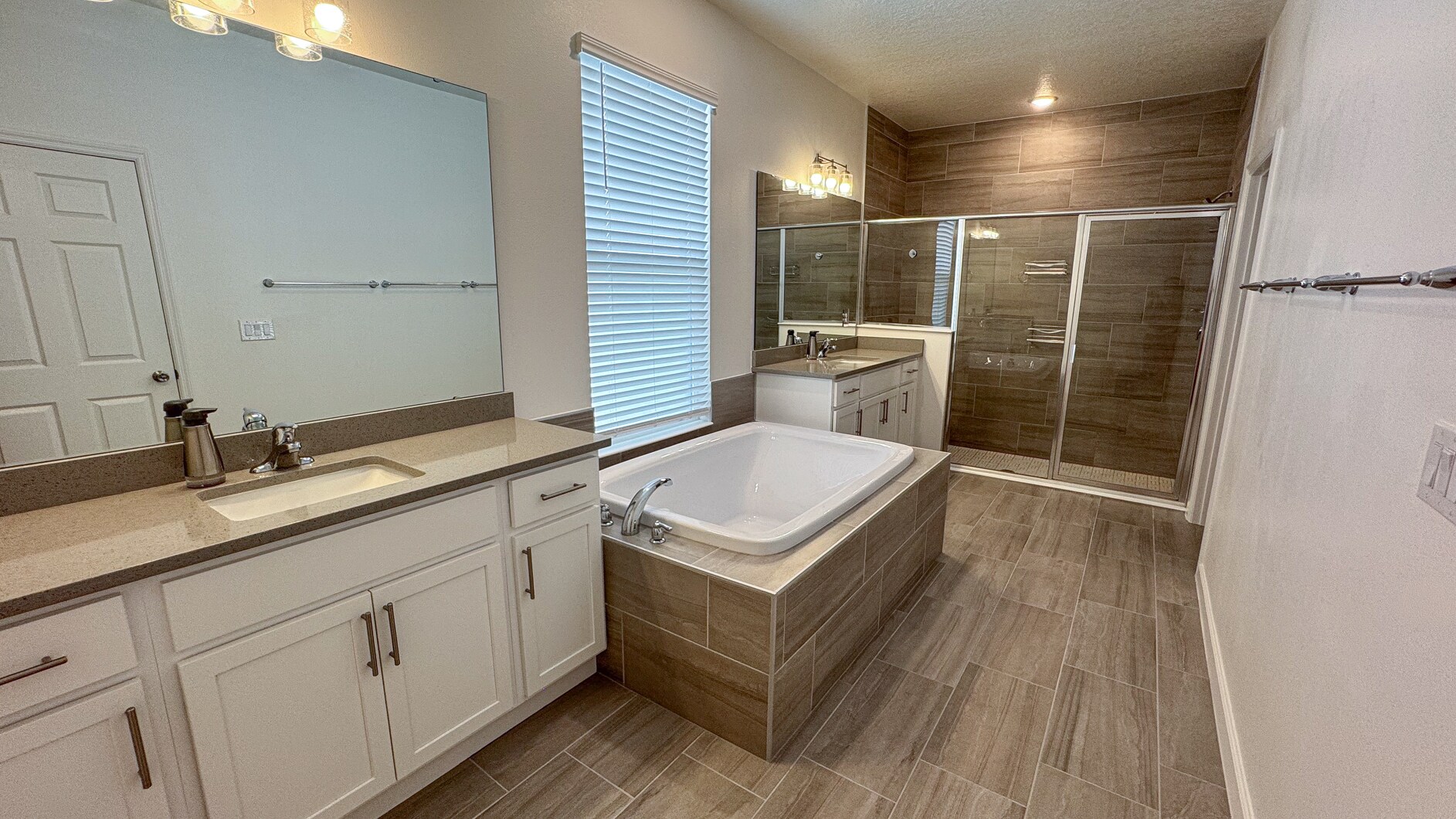 Master Bathroom - 2463 Middlebury Dr SE