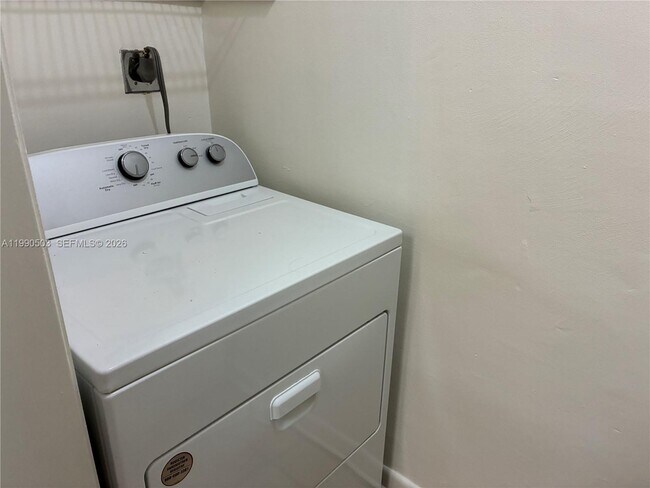 Building Photo - 12213 SW 110th Ln