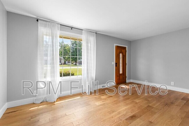 Building Photo - 8057 Arbor Dr