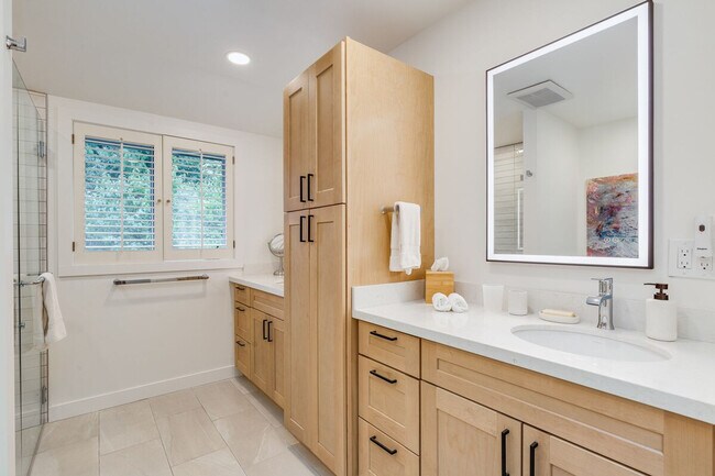 Building Photo - 13006 NE 149th St