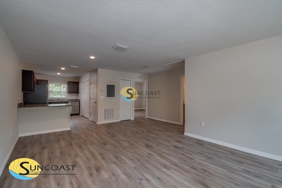 Building Photo - 9108 N Travis Dr