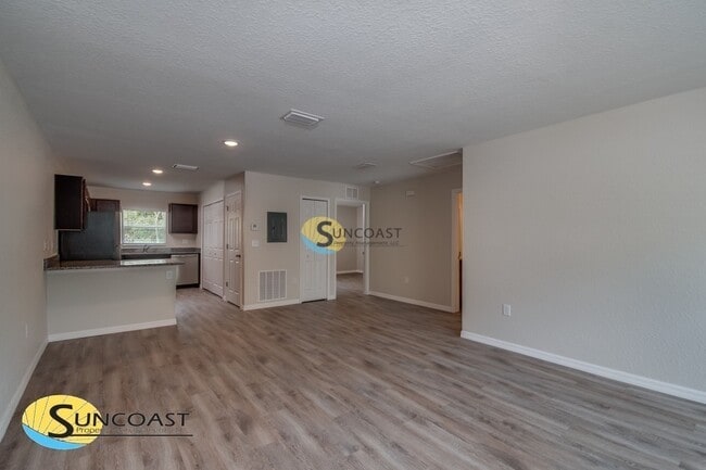 Building Photo - 2077 NE 78th Ln