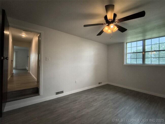 Building Photo - 16012 S Elwood Ave
