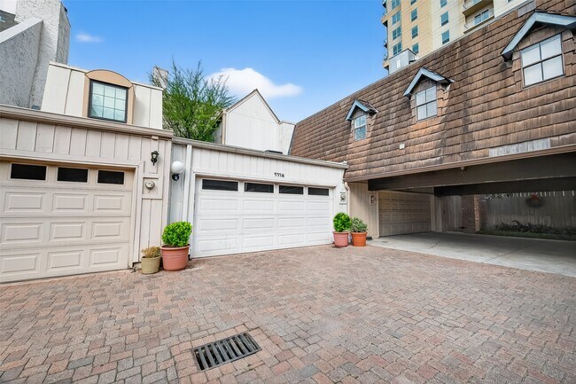 Building Photo - 5338 Brownway St