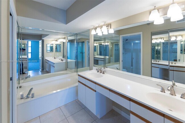 Building Photo - 3530 Mystic Pointe Dr