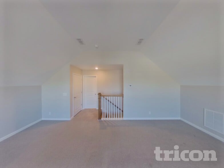 Building Photo - 2004 Kinsale Ave