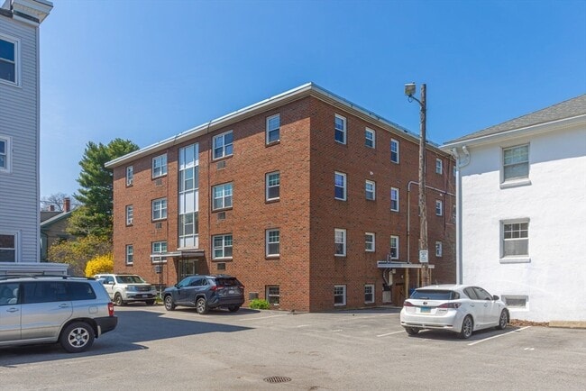 Building Photo - 30 Chester St