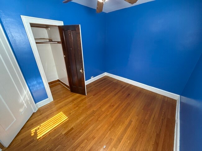 Building Photo - 5327 W Wolfram St