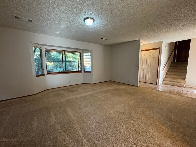 Building Photo - 2672 Sanford Ct