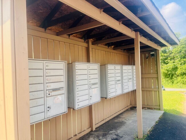 Interior Photo - Stoneybrook Townhouses