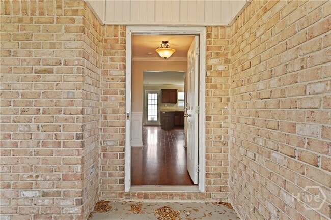 Building Photo - 220 Augusta Way