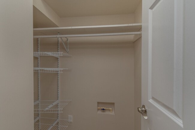 Building Photo - 2 bed/2 bath unit in Downtown Augusta, with washer & dryer!