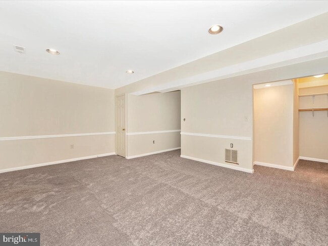 Building Photo - 15505 Villisca Terrace