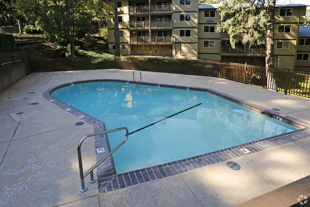 Forest Village Apartments Eugene