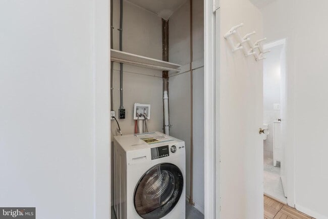 Building Photo - 3282 Martha Custis Dr