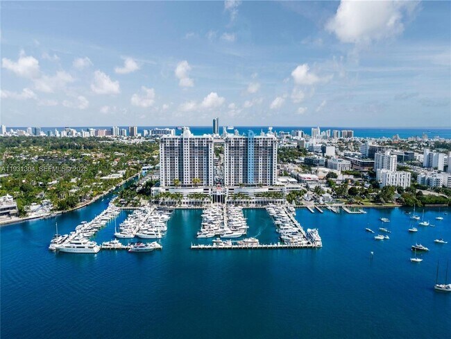 Building Photo - 1900 Sunset Harbour Dr