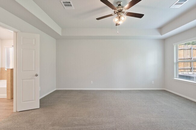 Building Photo - 914 Golden Willow Ln