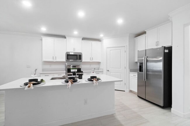 Building Photo - 31451 Moniker Mast Ln