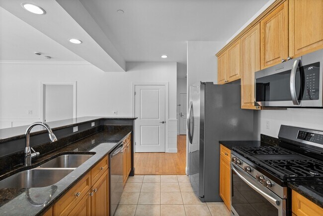 Building Photo - 527 Pawtucket Blvd