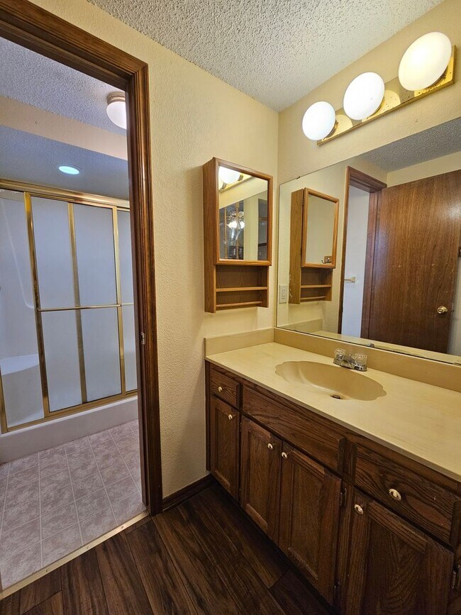 Building Photo - 2116 Westmore Dr
