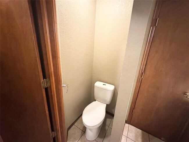 Building Photo - 209 Bradgate Dr