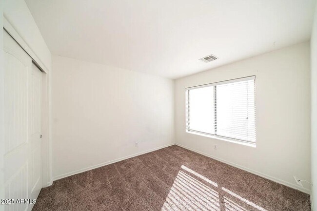 Building Photo - 1423 S Newberry Ln