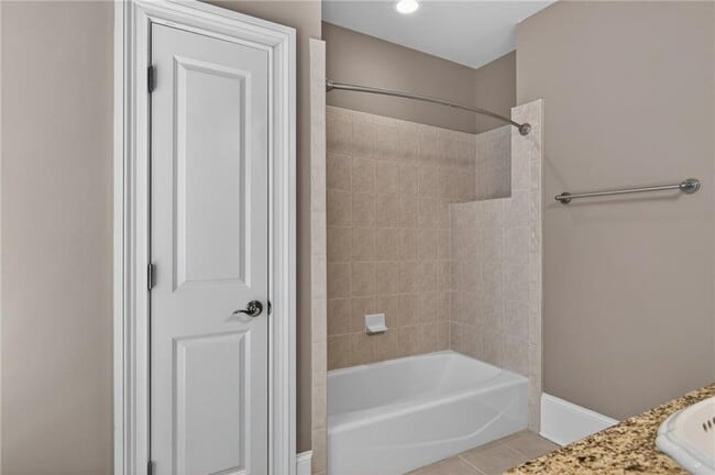 Building Photo - 3475 Roxboro Rd NE