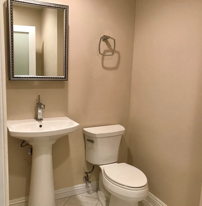 Building Photo - 2402 34th St