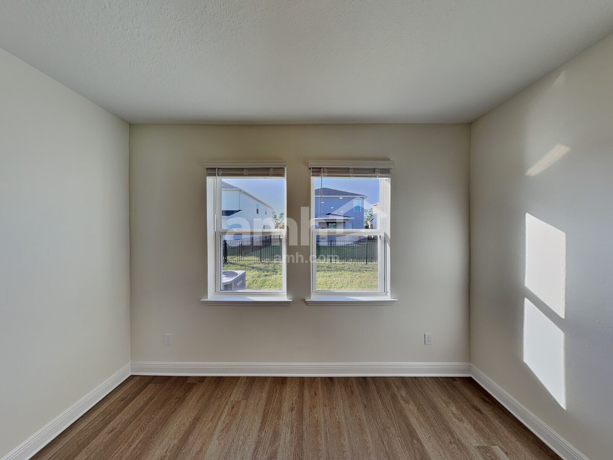 Building Photo - 5999 Sycamore Pl St
