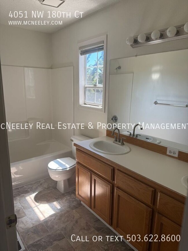Building Photo - 4051 NW 180th Ct