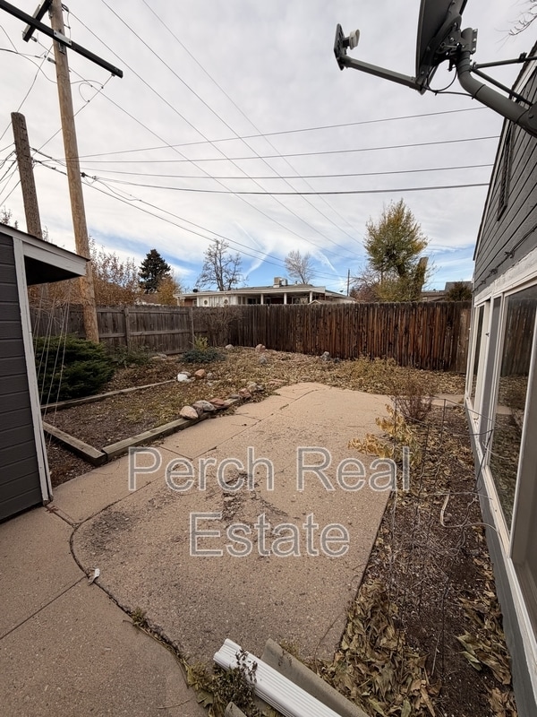 Building Photo - 107 S Kendall St