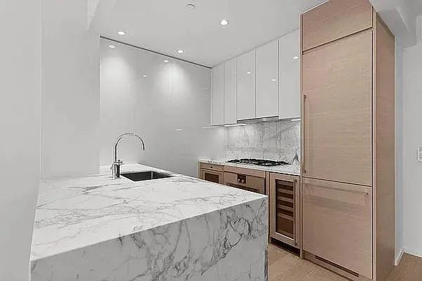 Building Photo - 30 Riverside Blvd