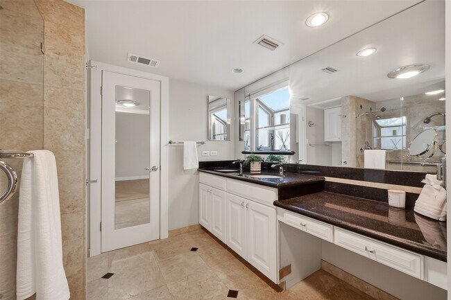 Building Photo - 5338 Brownway St