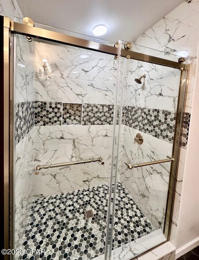 Building Photo - 2511 W 11th St