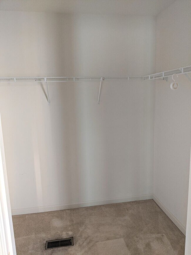 Building Photo - Perfect Townhouse Rental in Sicklerville!