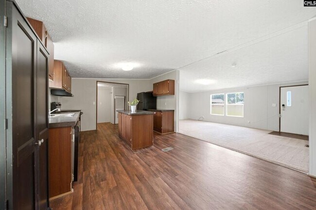 Building Photo - 233 Peeler Rd