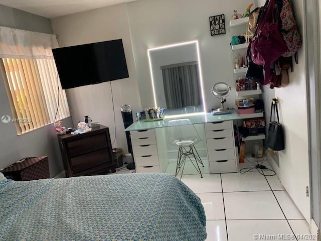 Building Photo - 9516 SW 148th Avenue Cir E