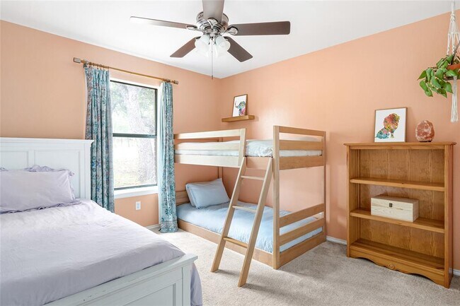 Building Photo - 614 Canyon Rim Dr
