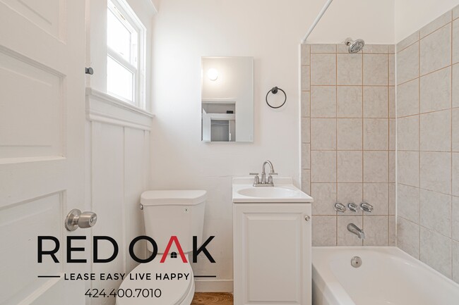 Building Photo - 617 S Soto St