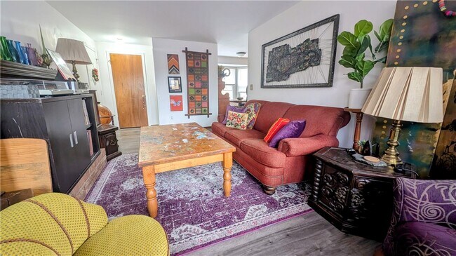 Building Photo - 6 Foxpointe Cir