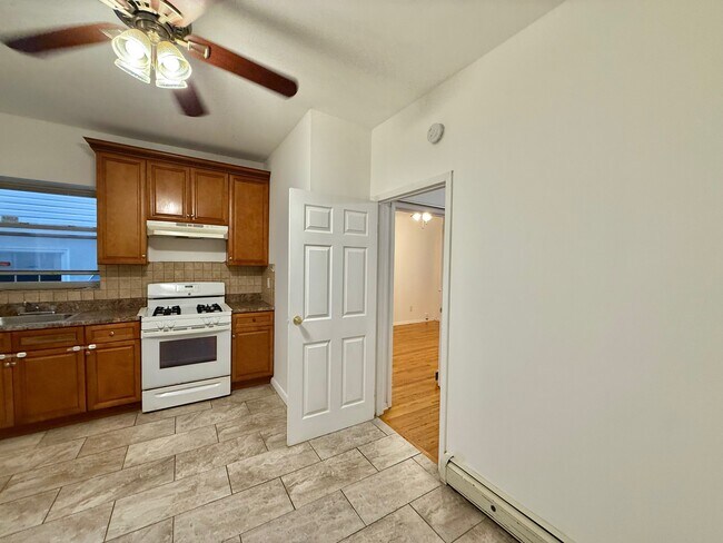 Building Photo - 115 Cross St