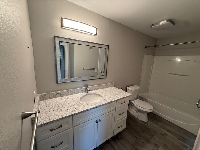 Building Photo - 4300 Bay Point Rd