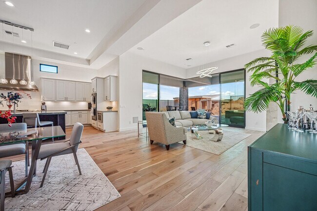 Building Photo - 12378 E Troon Vis Dr