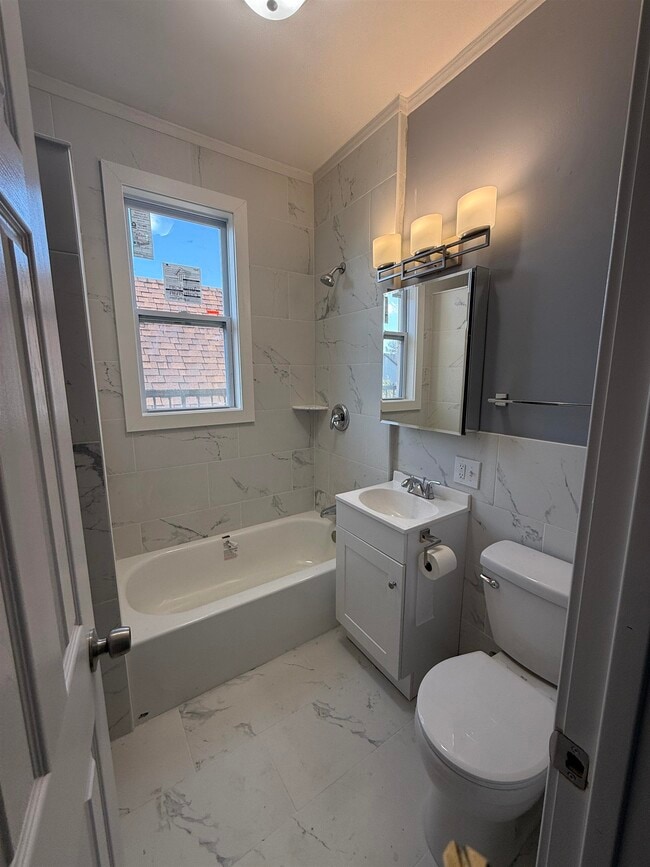 Building Photo - 205 Duncan Ave